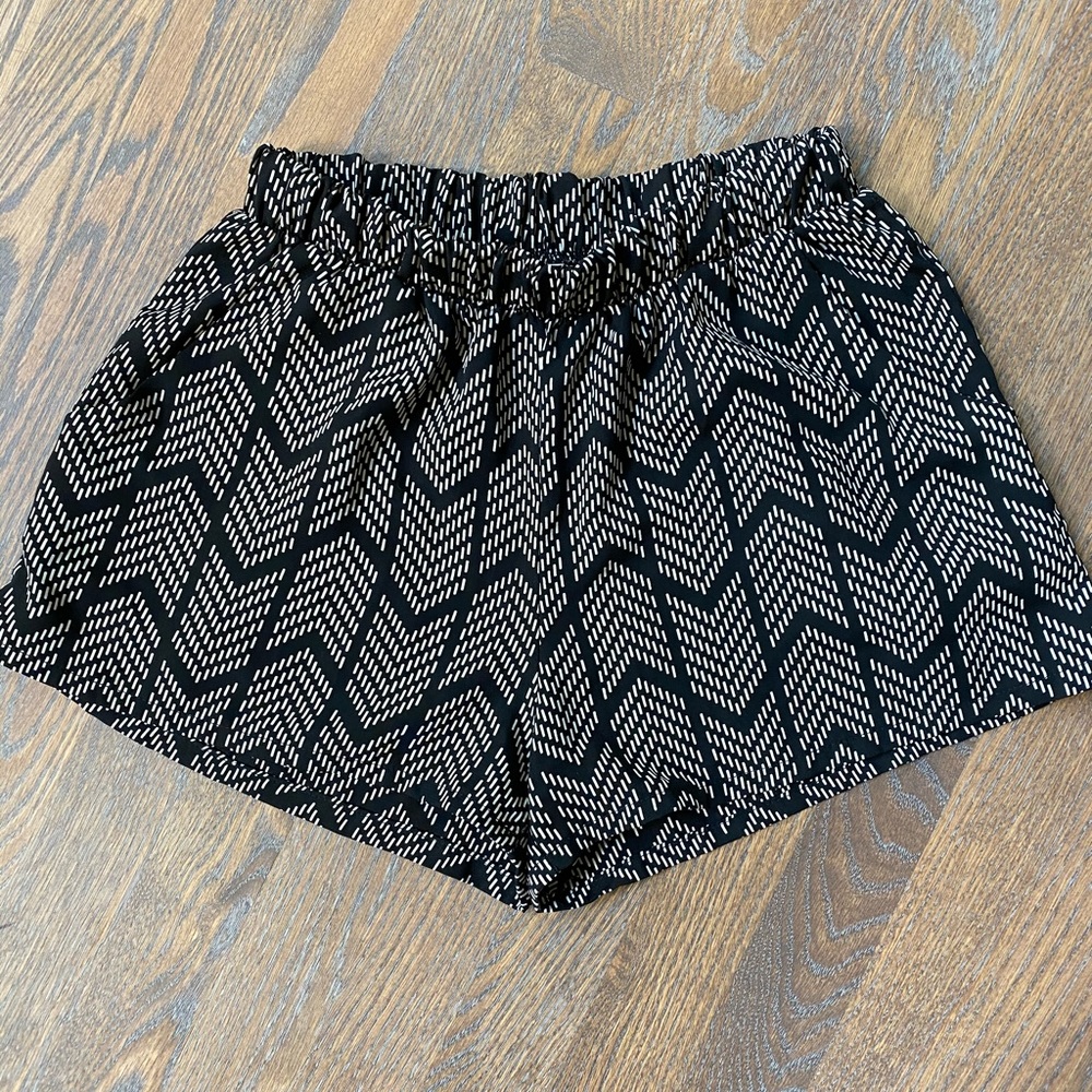 Black and Cream Chevron Patterned Shorts